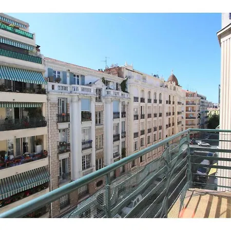 Apartment Chic & Spacious Getaway In - 10min To Nice