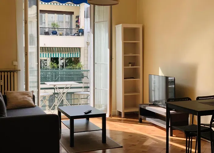 Chic & Spacious Getaway In - 10min To Appartement